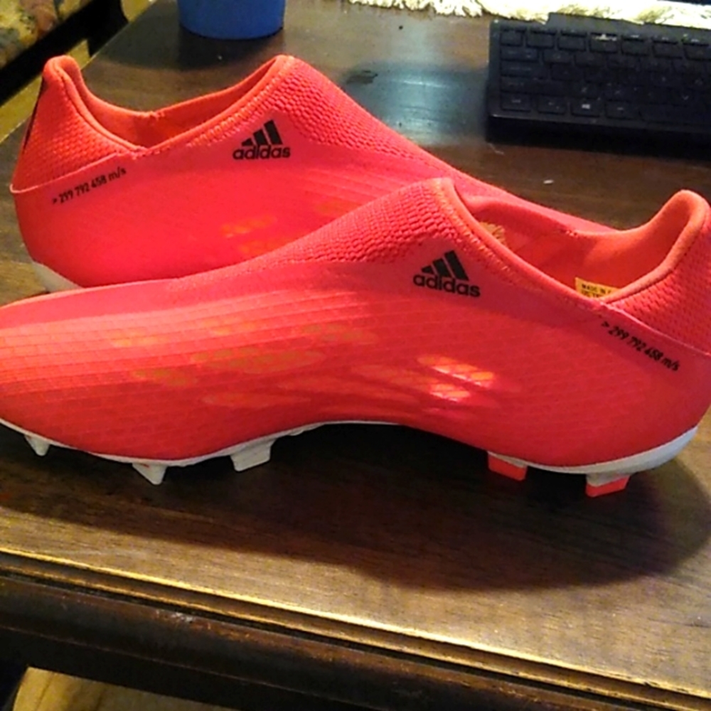 Addidas Speedflow.3 size 6 boys red cleats New!